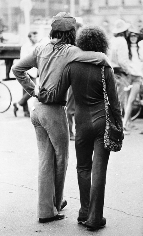 Couple in downtown Toronto in the 1960s